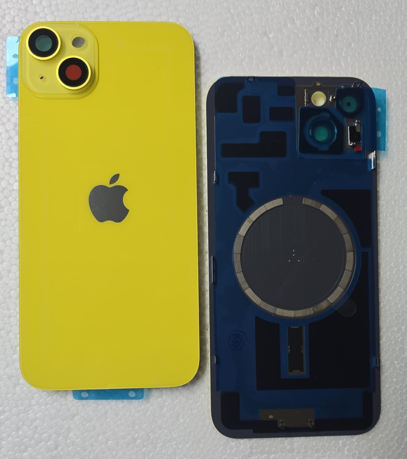 TAPA de IPHONE 14 Plus Amarillo con Anclajes