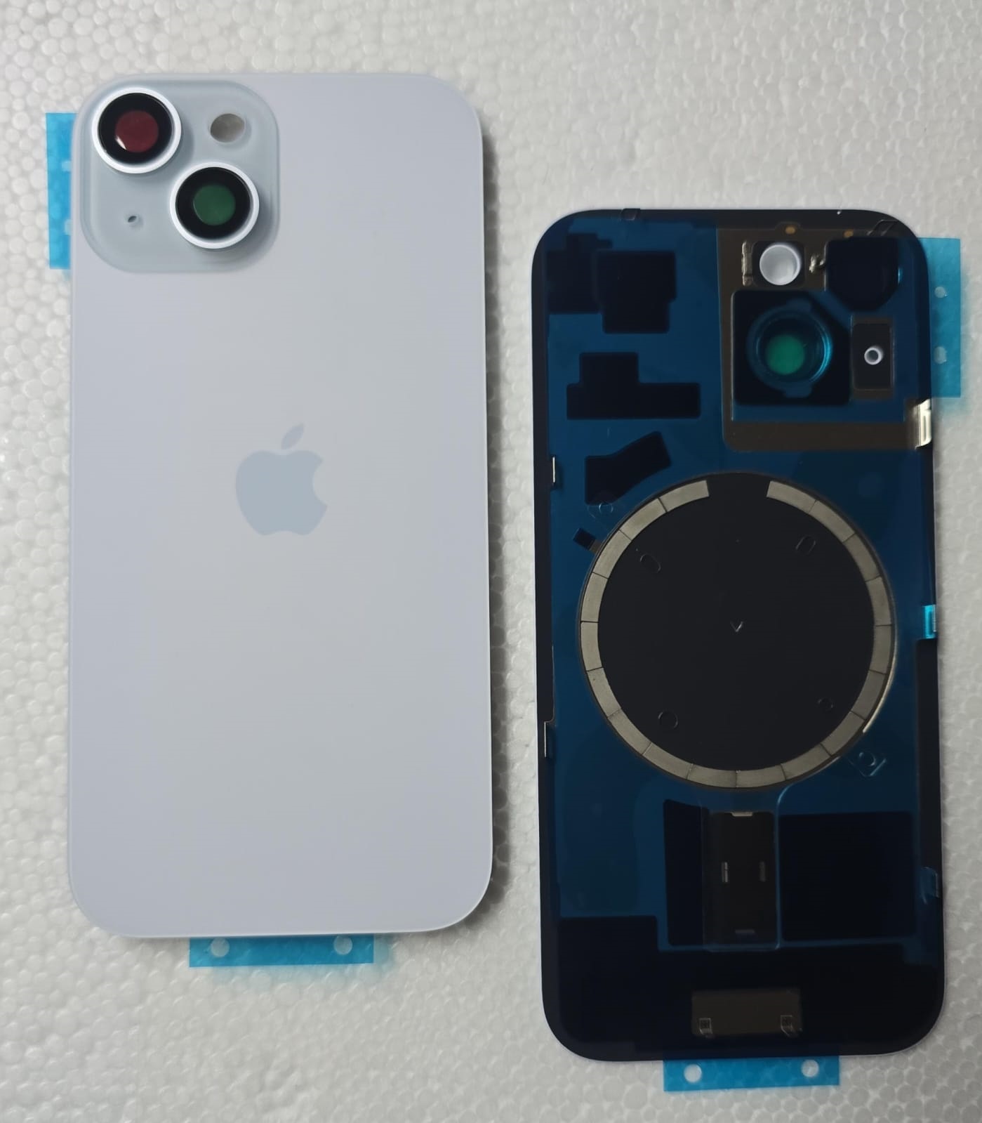 TAPA de IPHONE 15 Azul con Anclajes