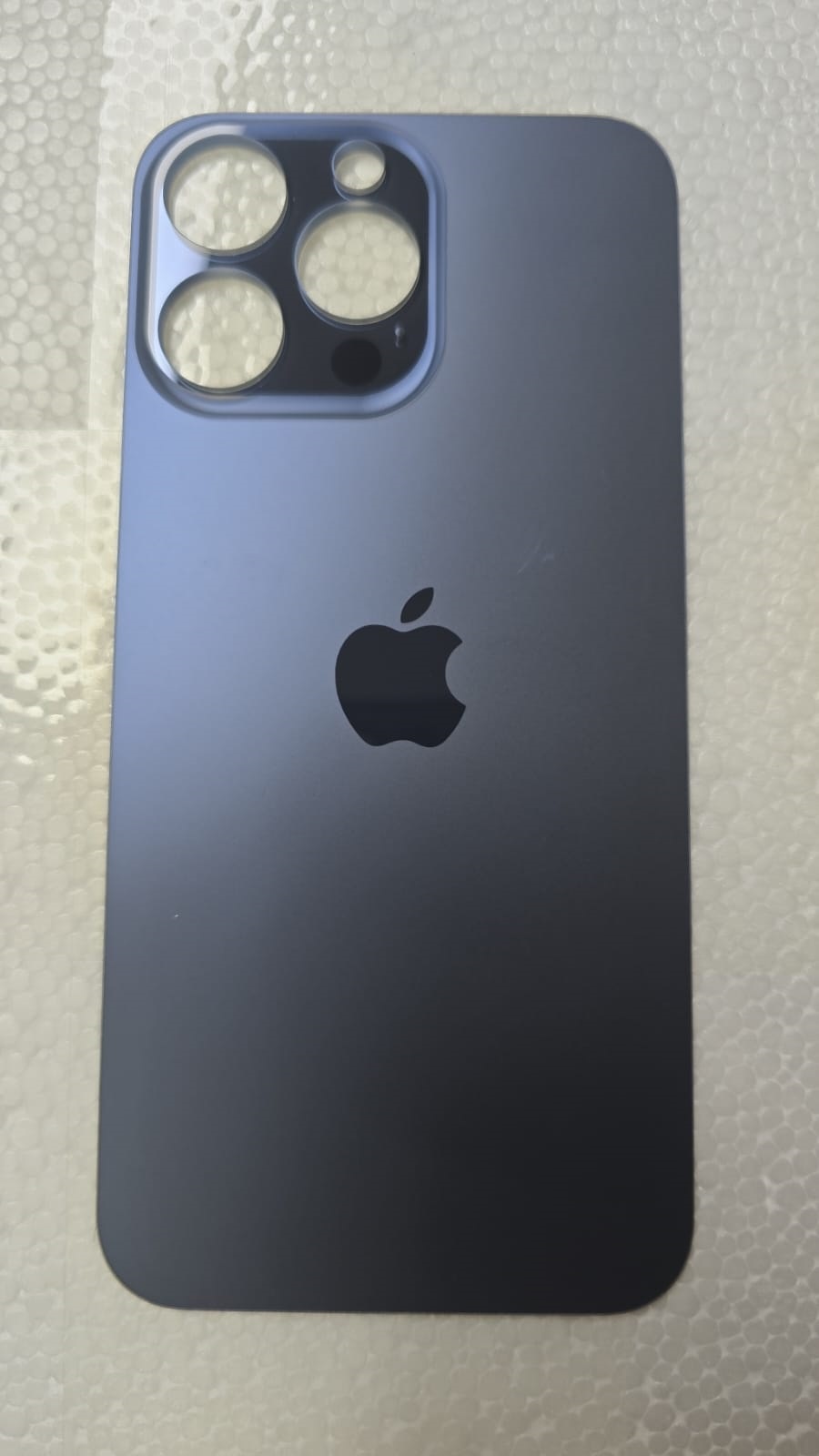 Tapa de Iphone 15 Pro Max Azul big Hole