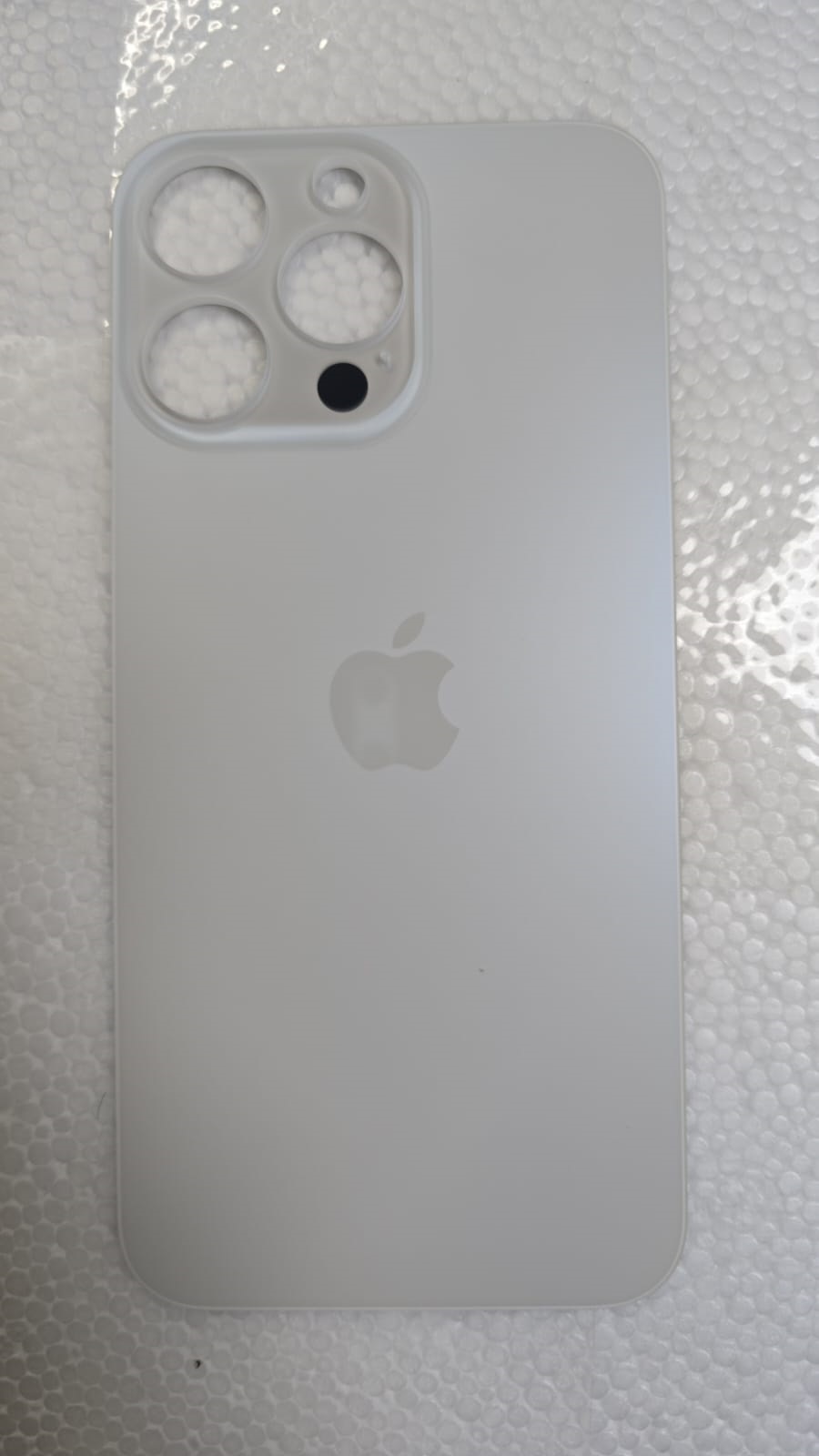 Tapa de Iphone 15 Pro Max Blanco big Hole