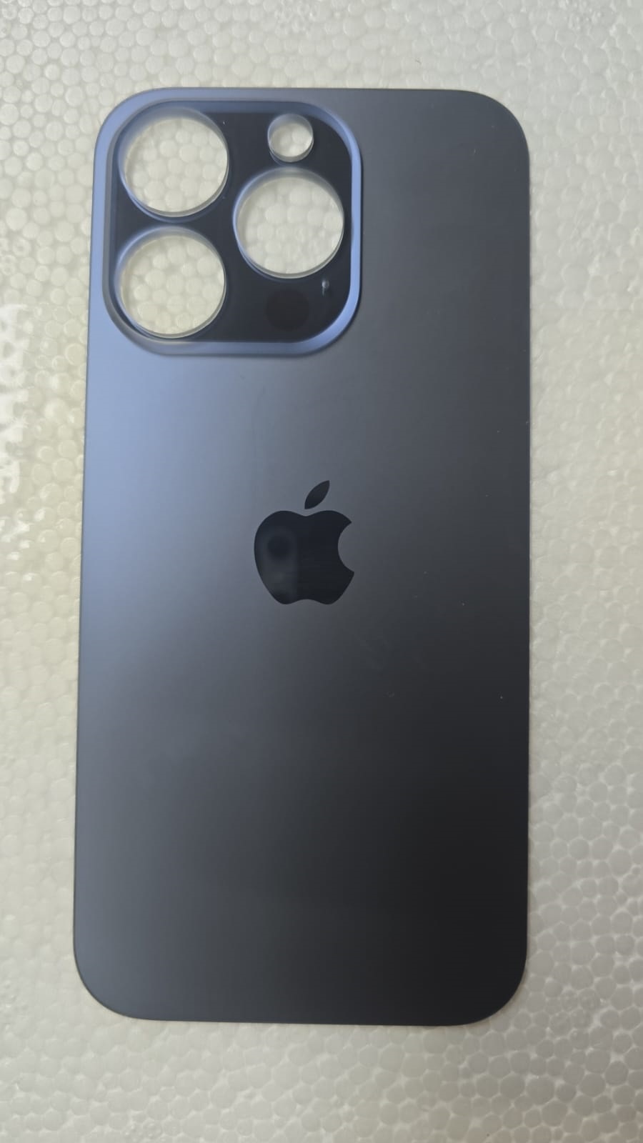 Tapa de Iphone 15 Pro Azul big Hole