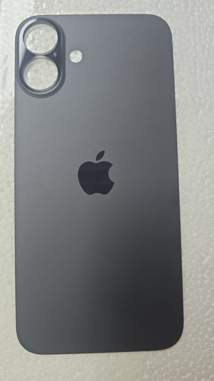 Tapa de Iphone 16 Plus Negro big Hole