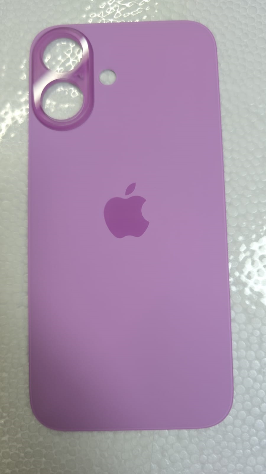 Tapa de Iphone 16 Rosa big Hole