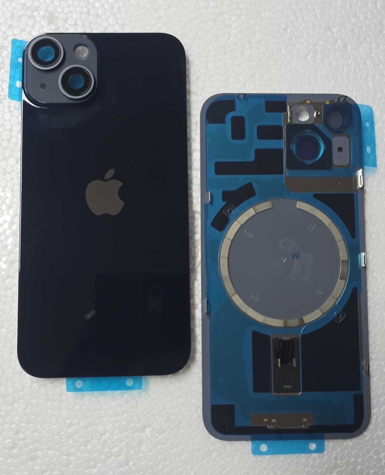 TAPA de IPHONE 14 Negro con Anclajes
